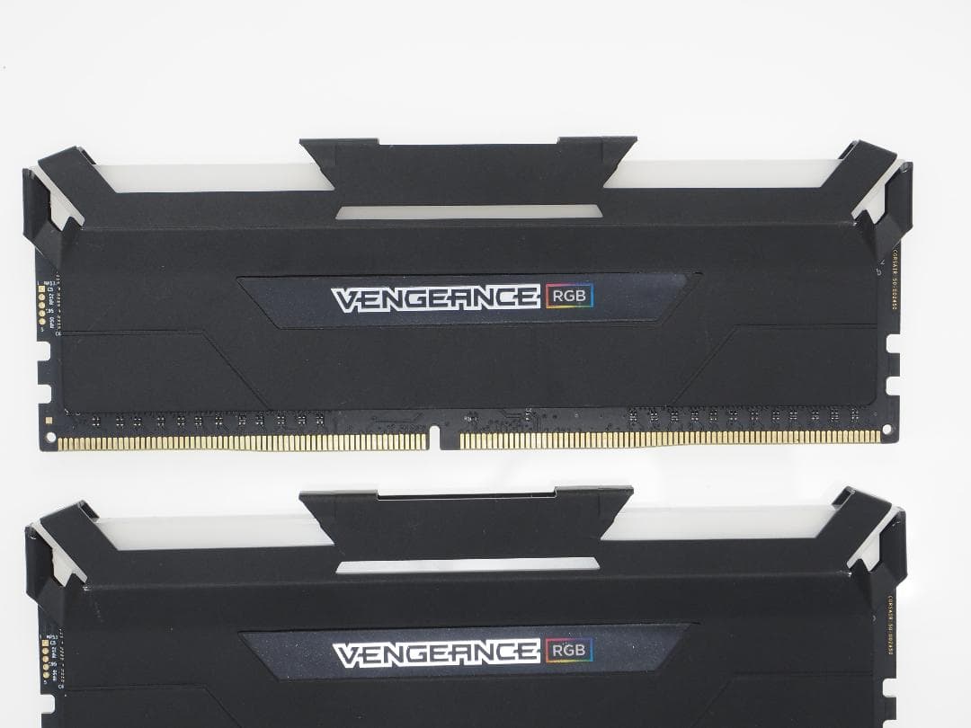 CORSAIR　DDR4 16GB（8GB×2枚） VENGEANCE RGB