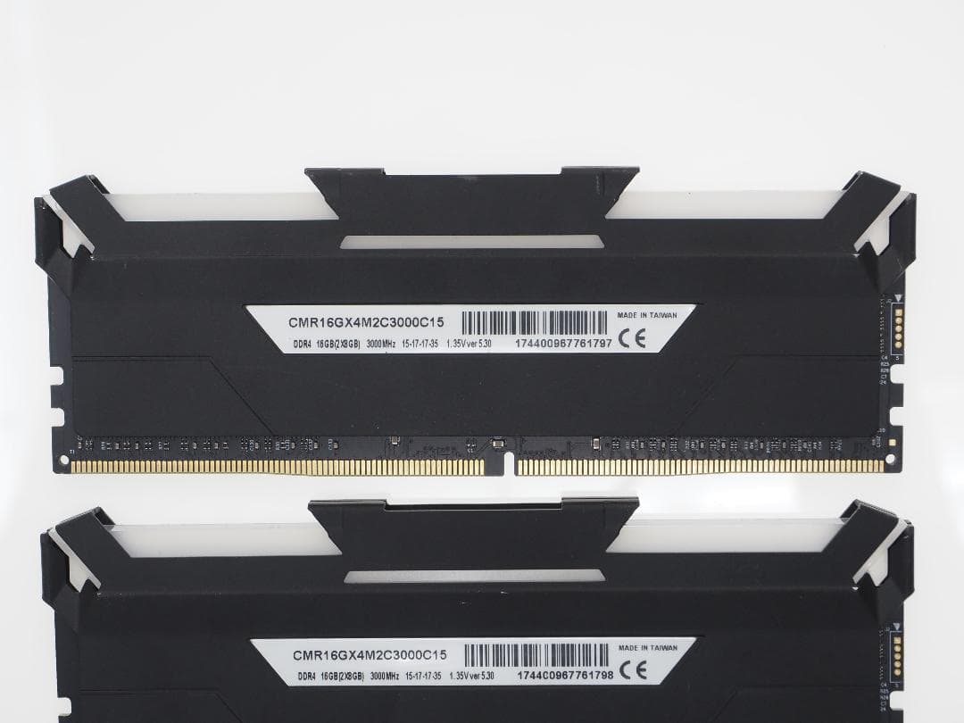 CORSAIR　DDR4 16GB（8GB×2枚） VENGEANCE RGB