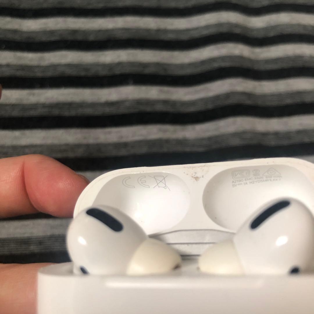 Apple AirPods本体 ホワイト 充電ケース付き