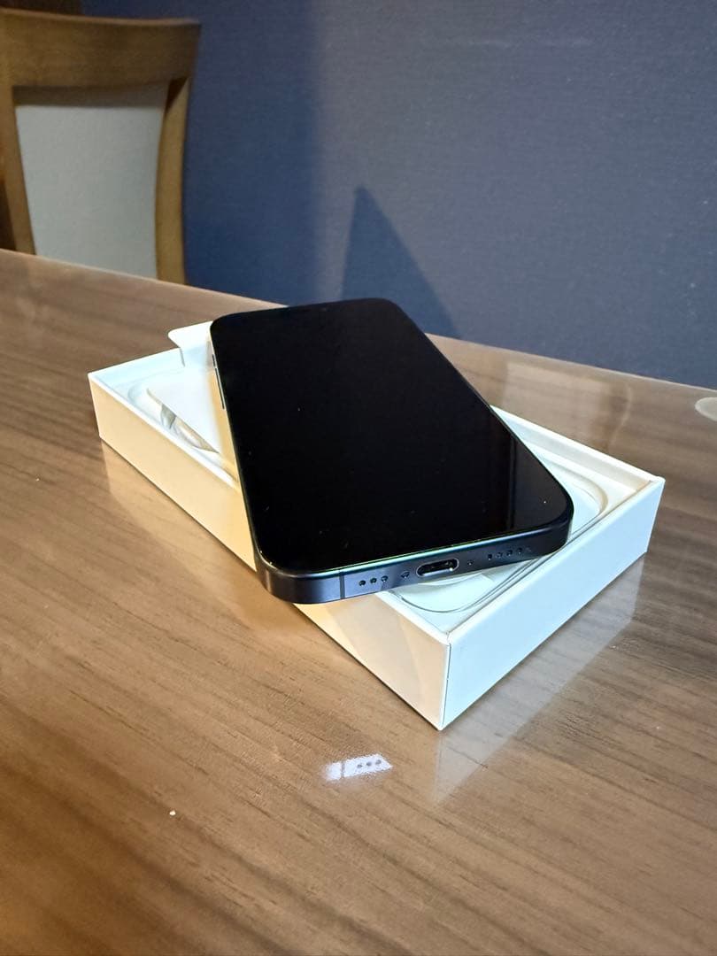 (美品)Apple iPhone 15 Pro 256GB SIMフリー