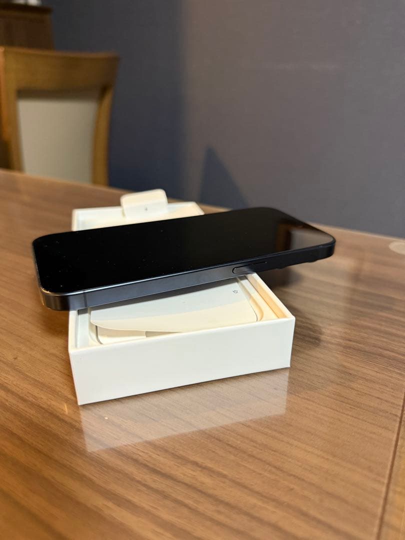 (美品)Apple iPhone 15 Pro 256GB SIMフリー