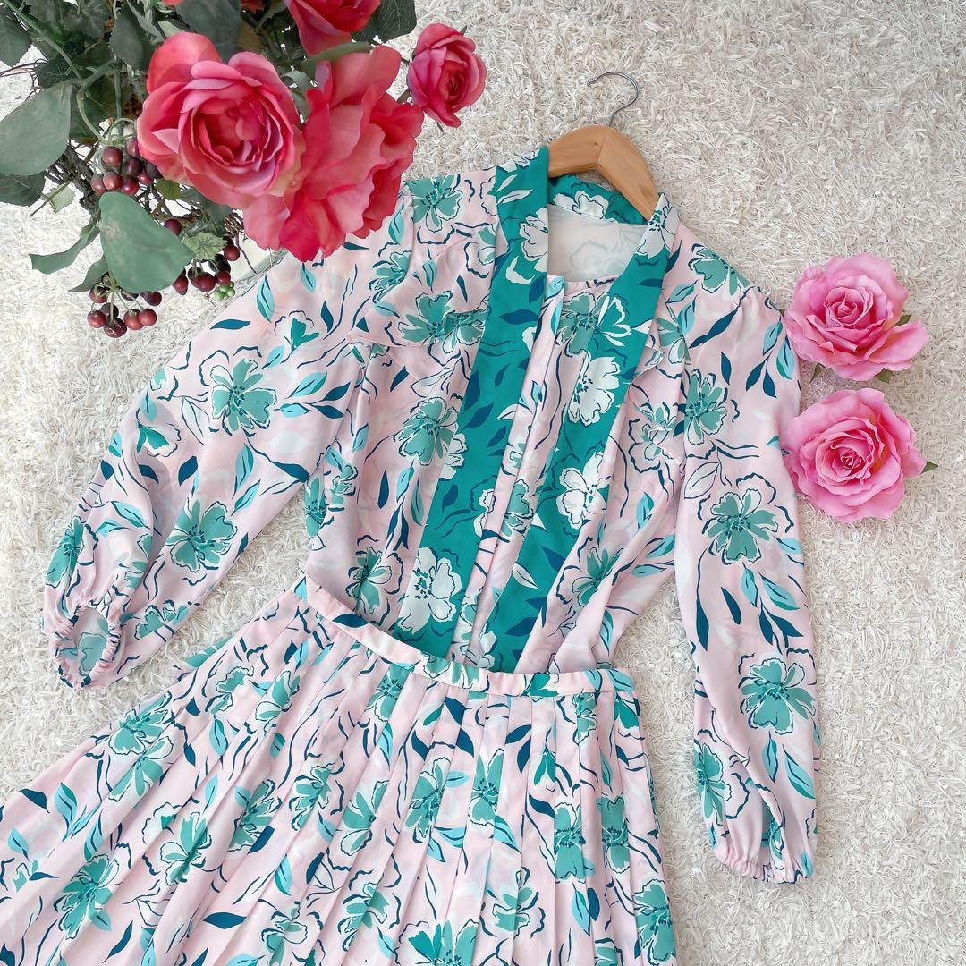 ◆ グレースコンチネンタル フラワープリントフリルトップ &プリーツスカート