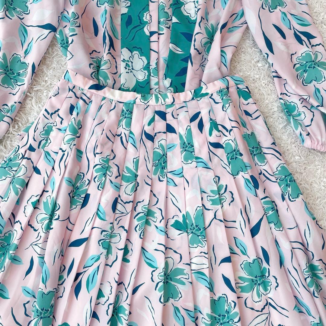 ◆ グレースコンチネンタル フラワープリントフリルトップ &プリーツスカート