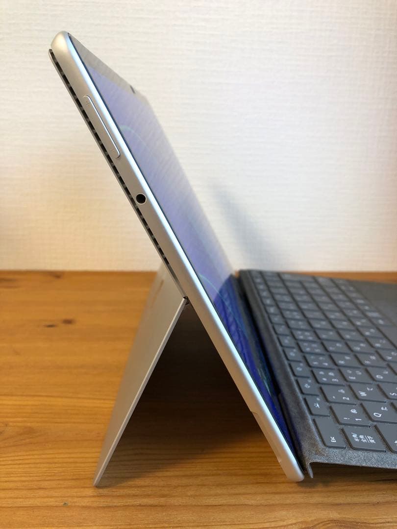 Surface Pro8本体＋キーボードセットほぼ新品
