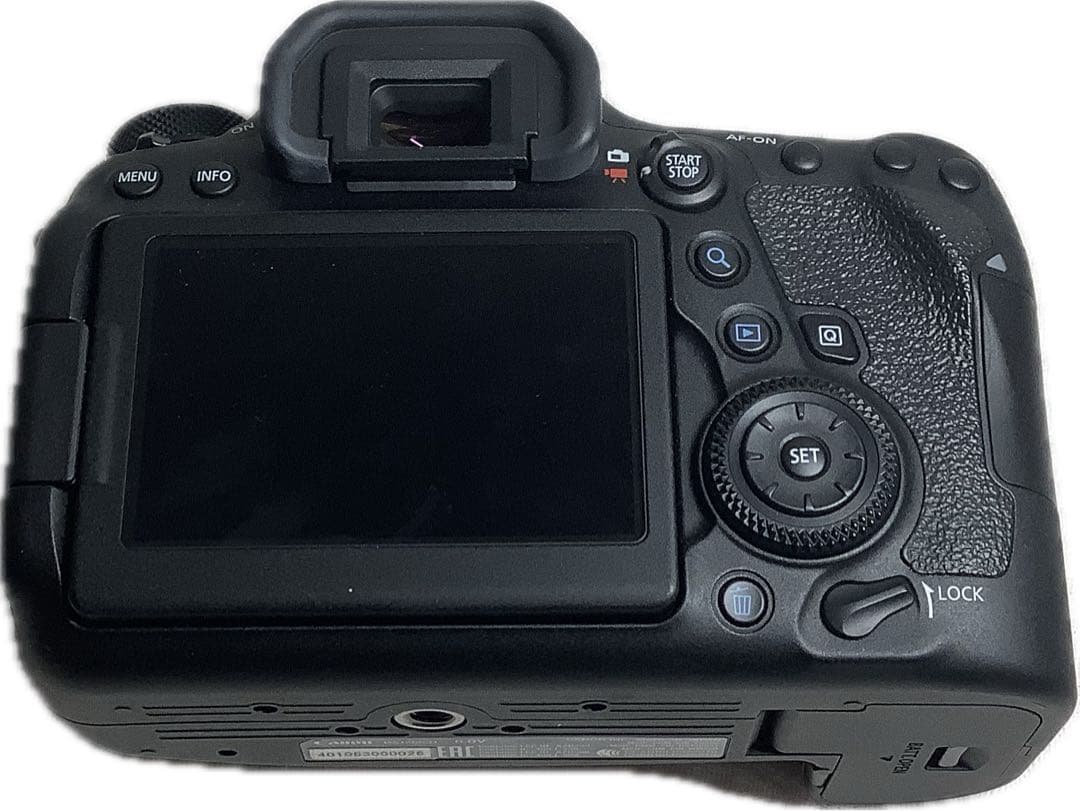 Canon EOS 6D Mark II 本体とレンズセットおまけ付き