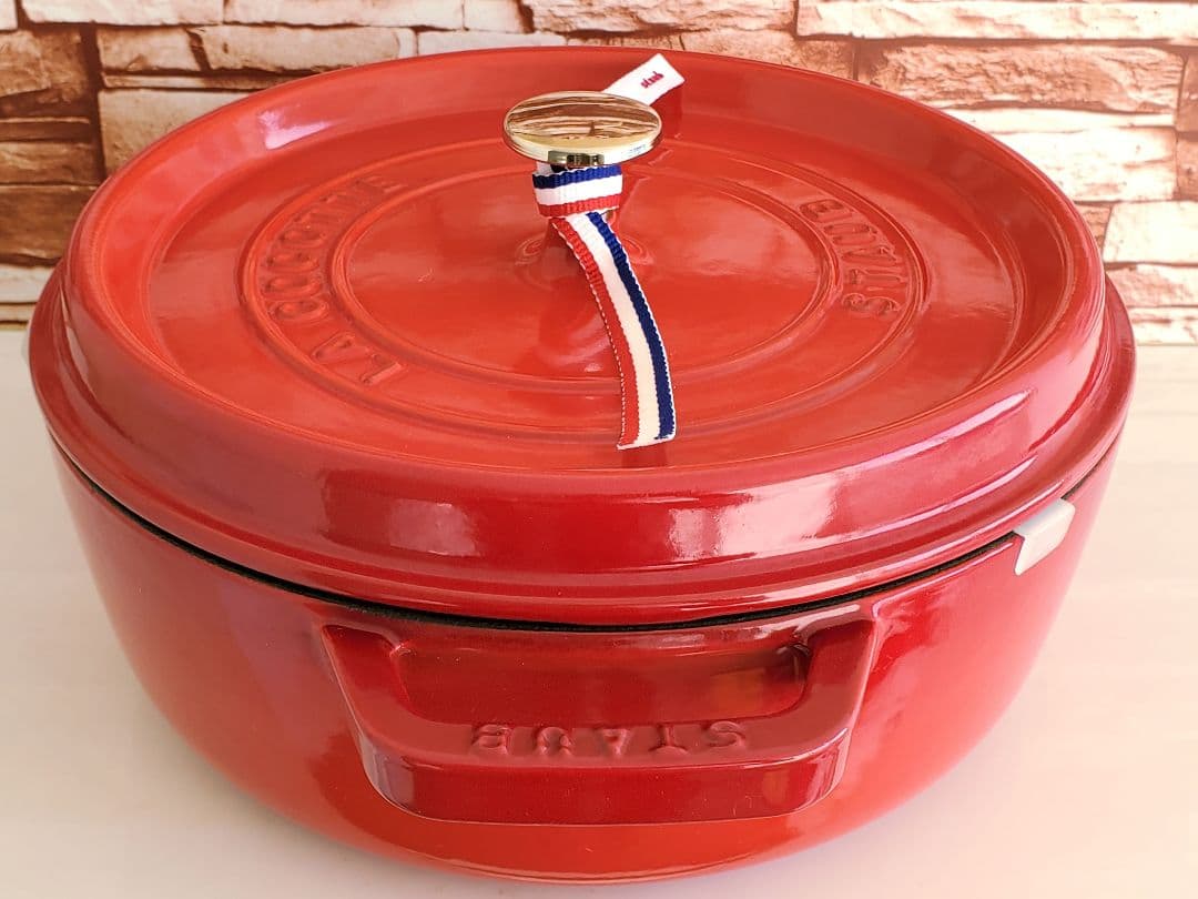 【希少品/週末価格】staub シャローラウンドココット26cm チェリー