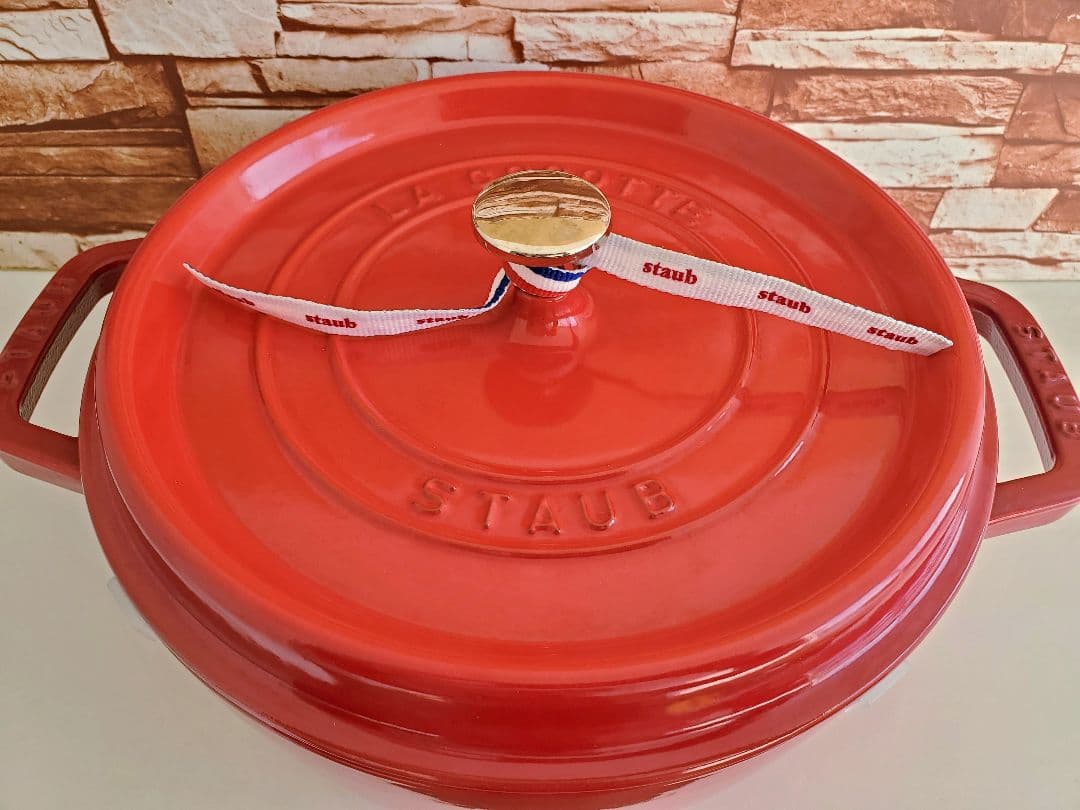 【希少品/週末価格】staub シャローラウンドココット26cm チェリー