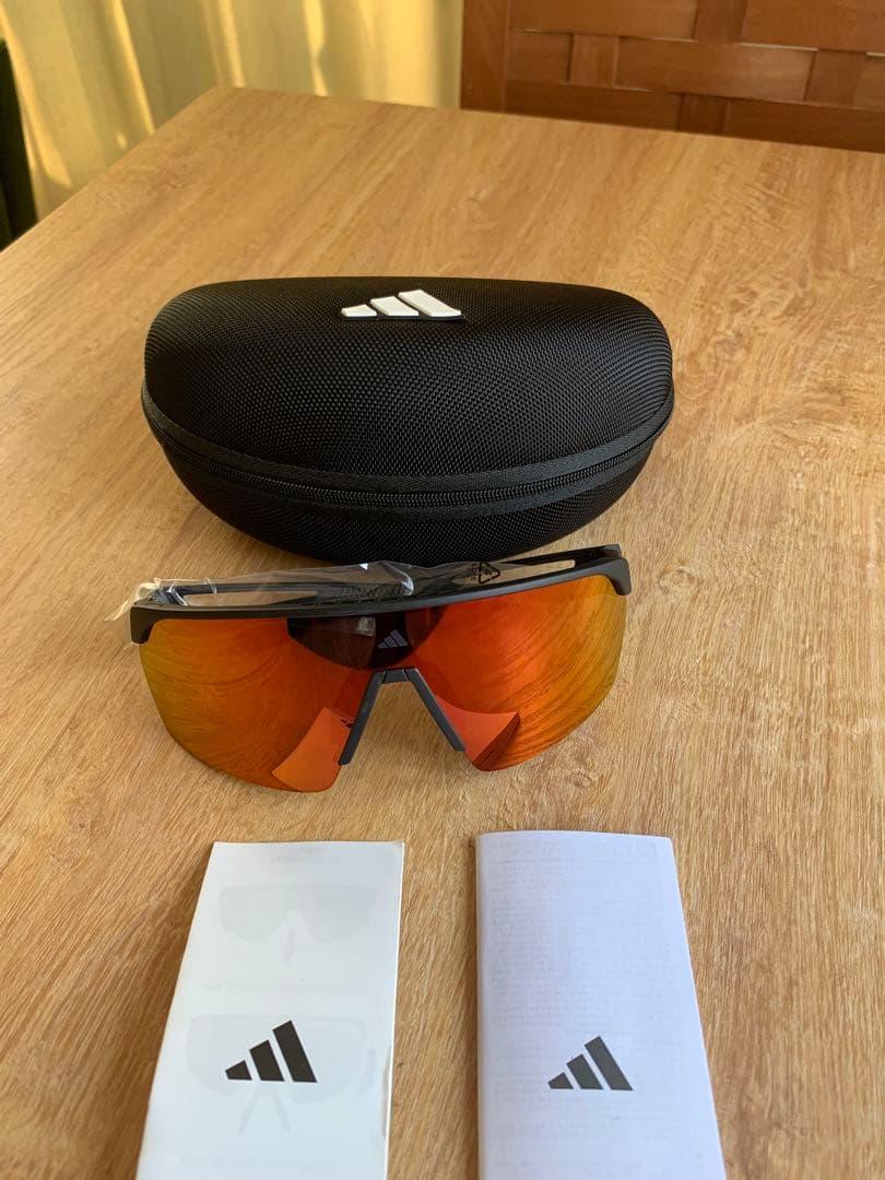 adidas スポーツサングラス　オレンジ/ブラック 青山学院　太田蒼生黒田朝日