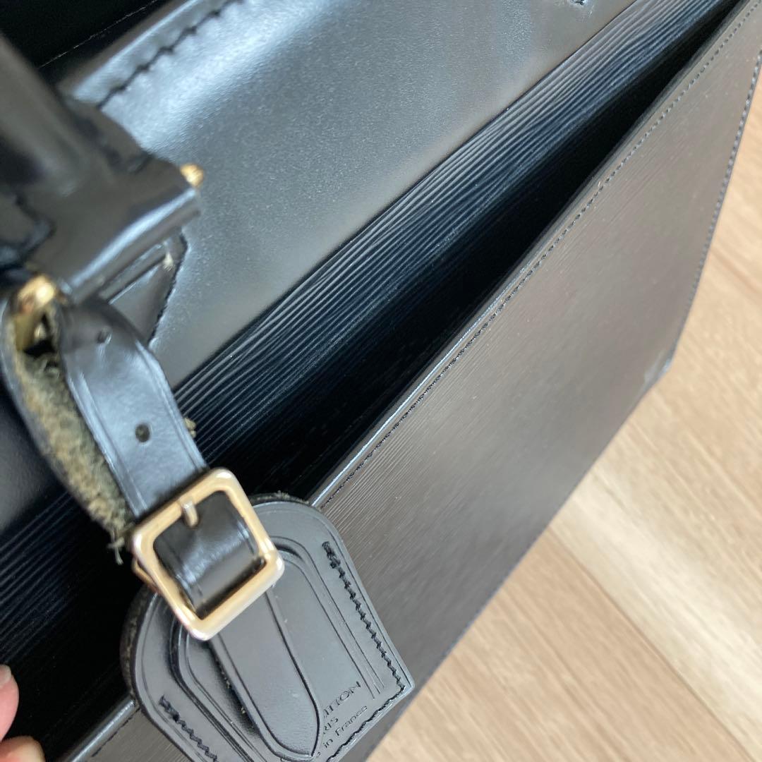 ルイヴィトン エピ リヴィエラ