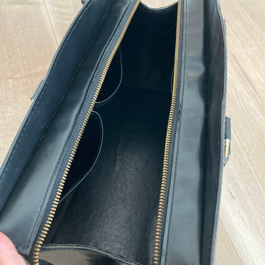 ルイヴィトン エピ リヴィエラ