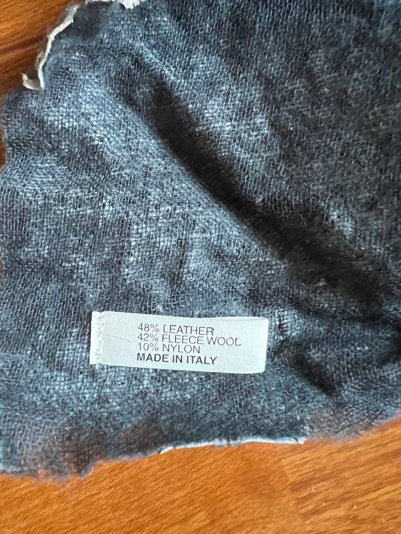 新品未使用 ファリエロサルティ 豚革パーツ付きストール