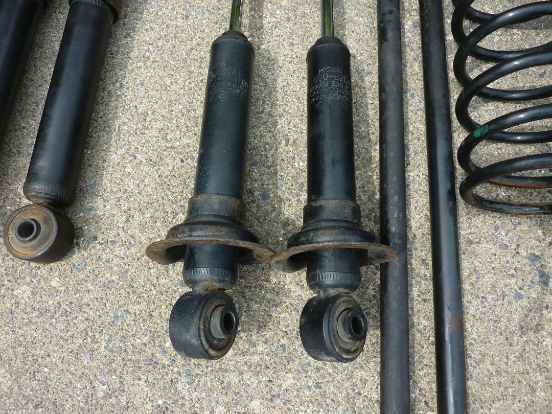 ジムニー JA22W 足回り サス ショック ラテラル 一式 カヤバ トキコ