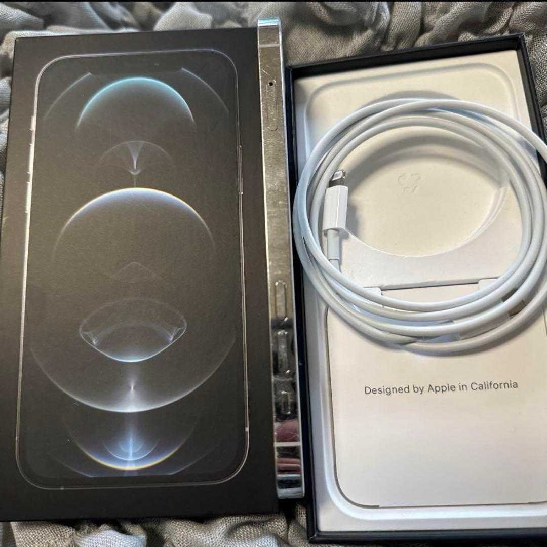 iPhone12 Pro128GBsilver本体