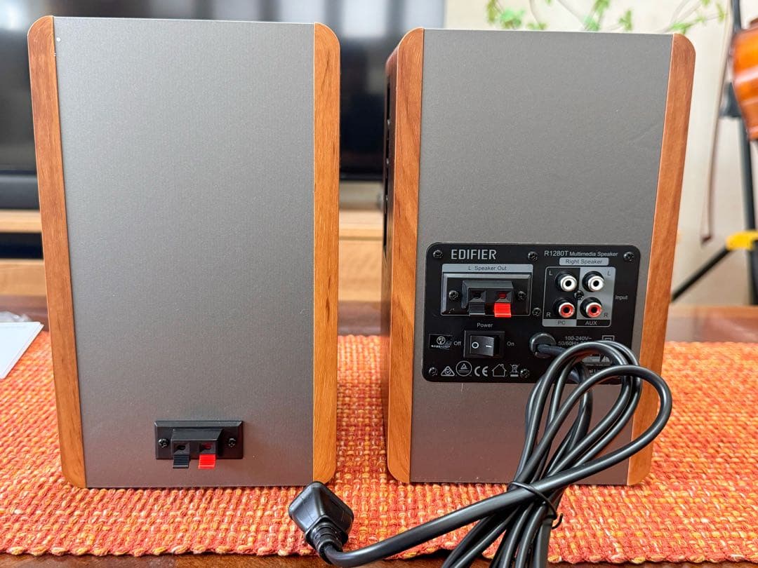 【新品未使用】Edifier R1280T ブックシェルフスピーカー 付属品完備
