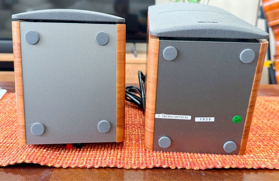 【新品未使用】Edifier R1280T ブックシェルフスピーカー 付属品完備