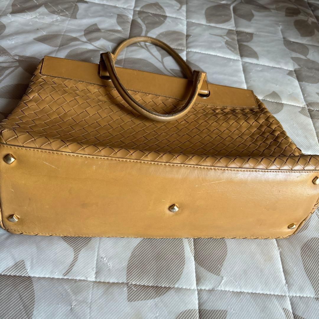 BOTTEGA VENETA ベージュ編み込みバッグ
