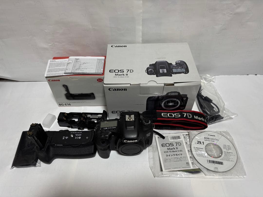 Canon EOS 7D Mark II 本体 バッテリーグリップ付き