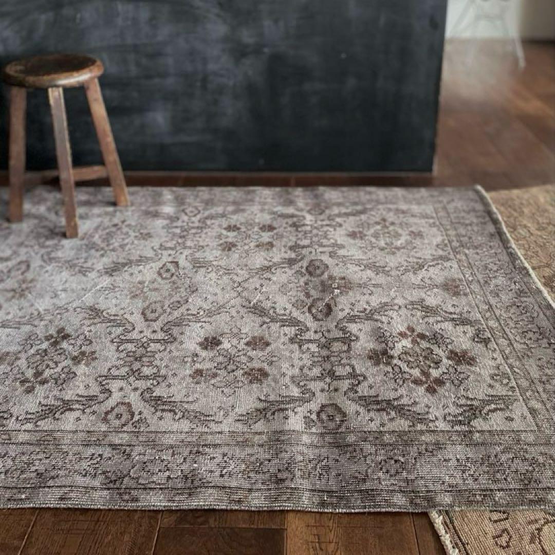 she　グレーオーバーダイ　ヴィンテージラグ　トルコラグ