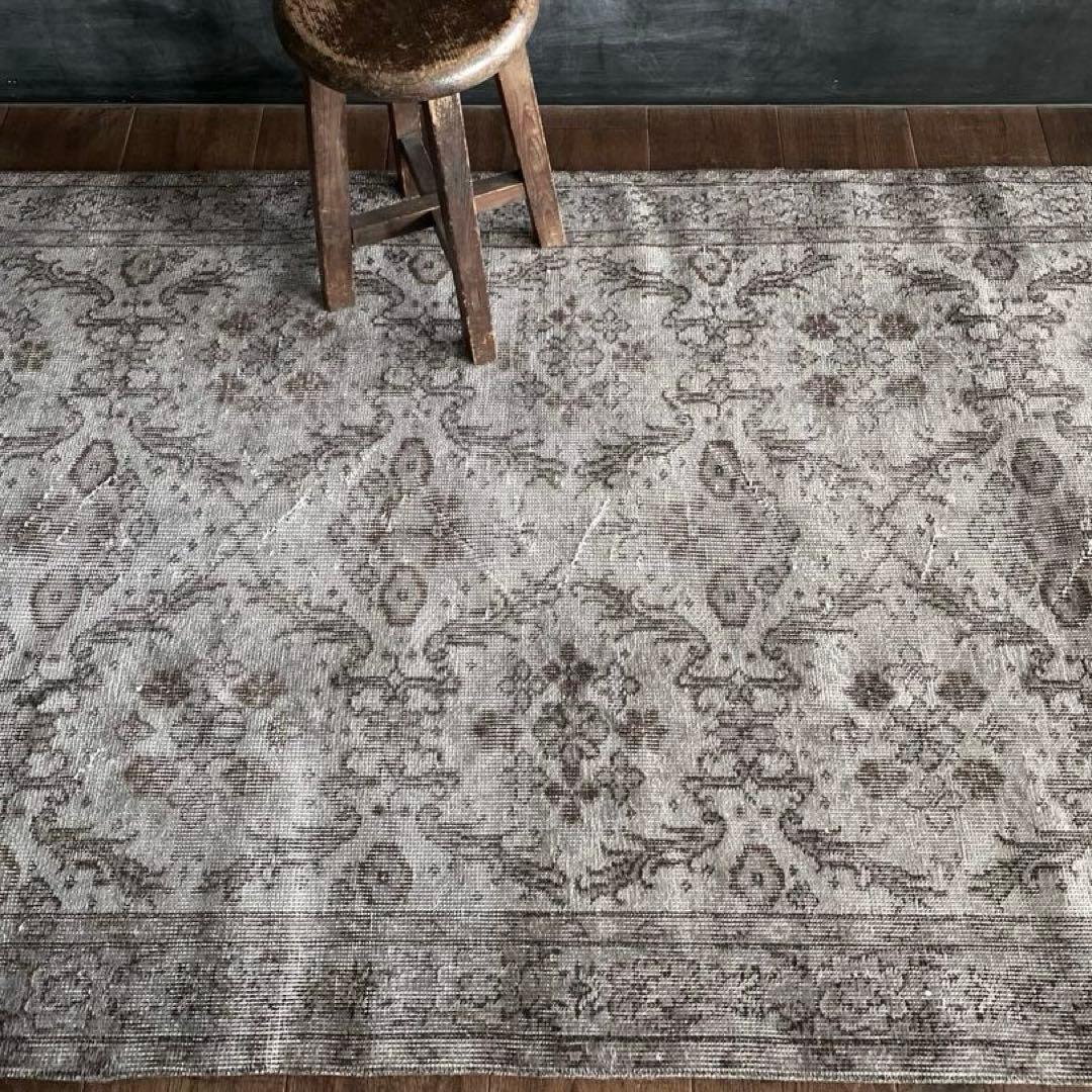 she　グレーオーバーダイ　ヴィンテージラグ　トルコラグ