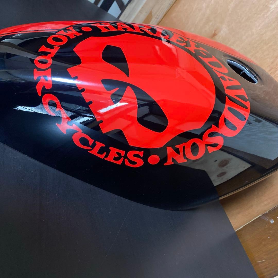 Simon Kustom ブラック／レッド グロス