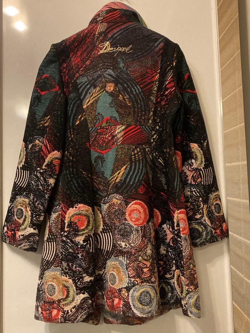 タイムセール14500円未使用desigualジャガード織りダブルコート40Ｌ