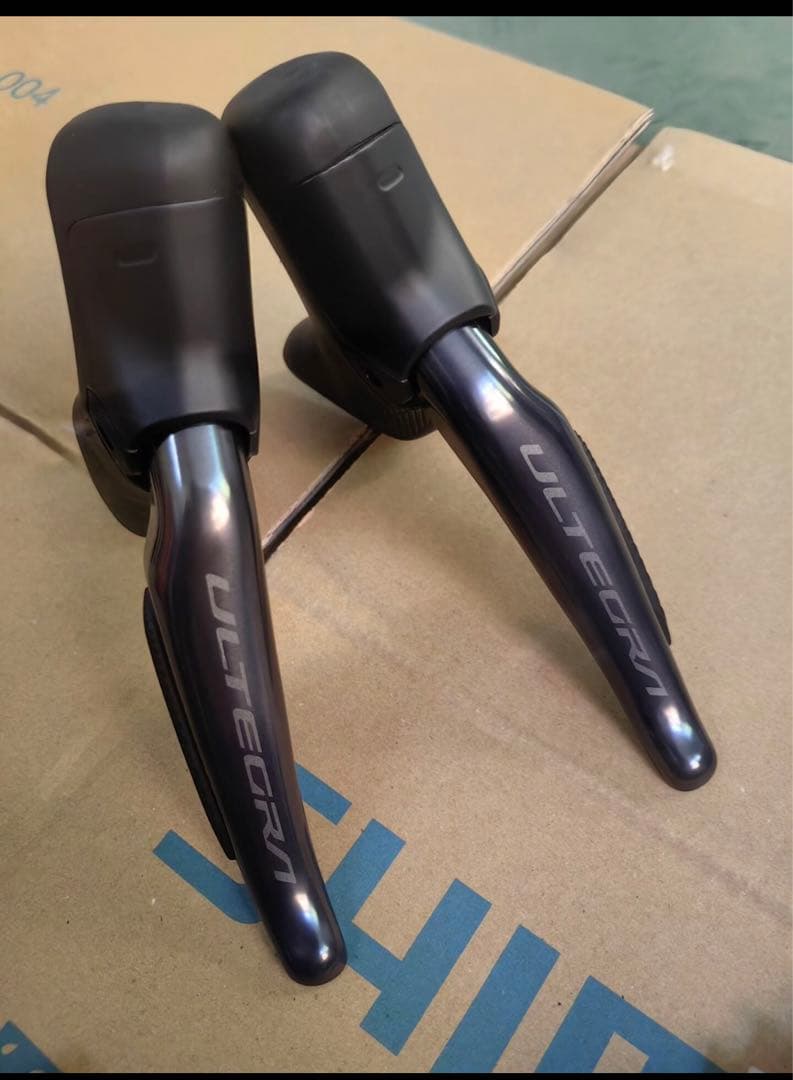 ビアンキ好きさんシマノULTEGRA R8100シリーズ 2×12速 コンポセッ