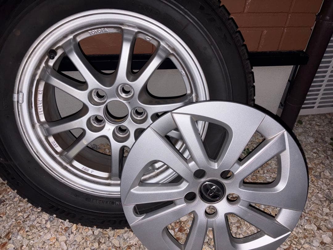 トヨタ　スタッドレスタイヤ（プリウス50前期で使用）