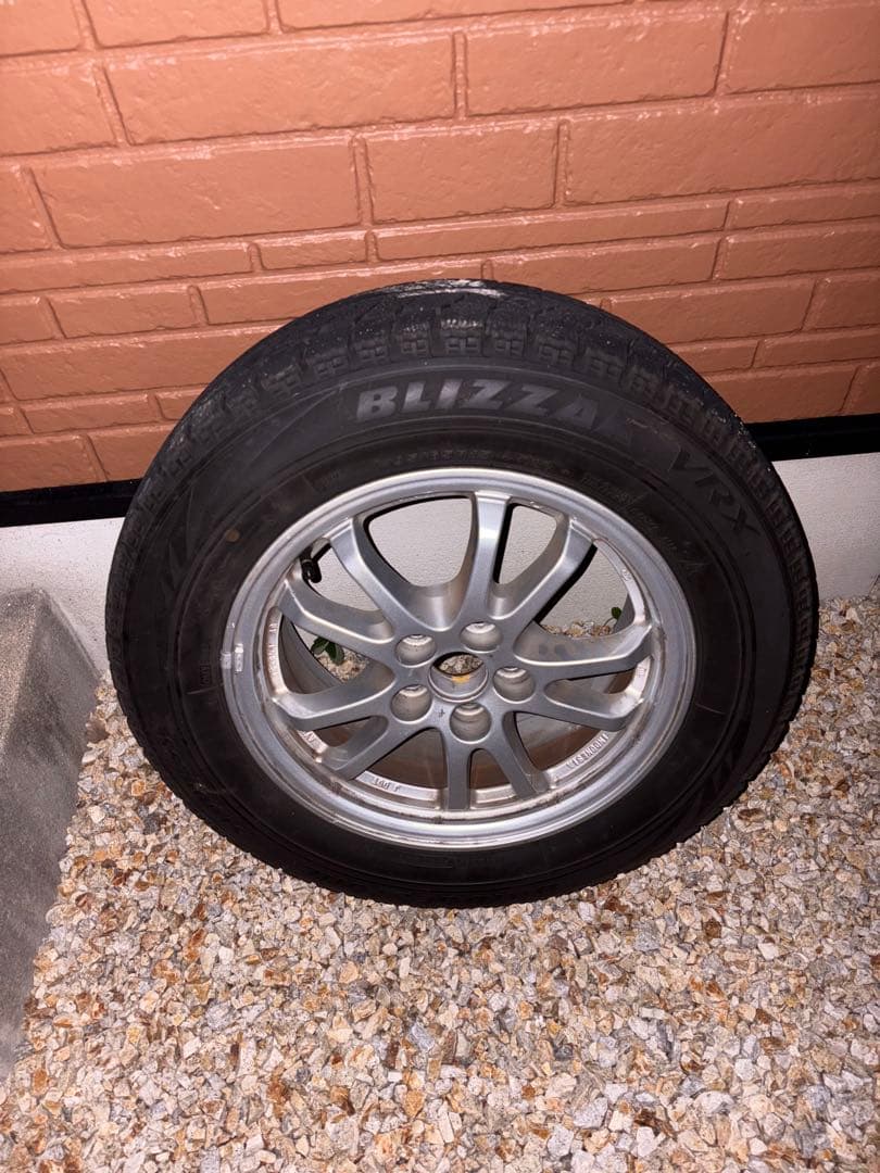 トヨタ　スタッドレスタイヤ（プリウス50前期で使用）