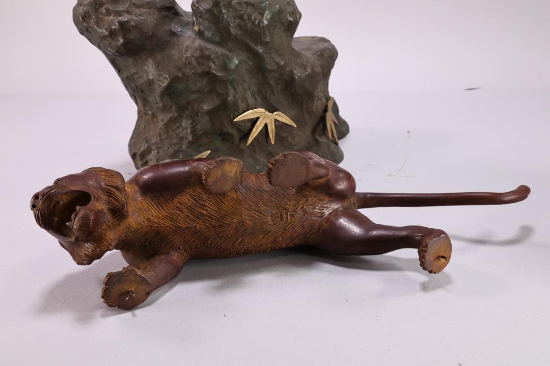 RITAO CHAN専用、時代銅製　春宗銘　鋳銅 「 竹虎 」 玉眼　BK72