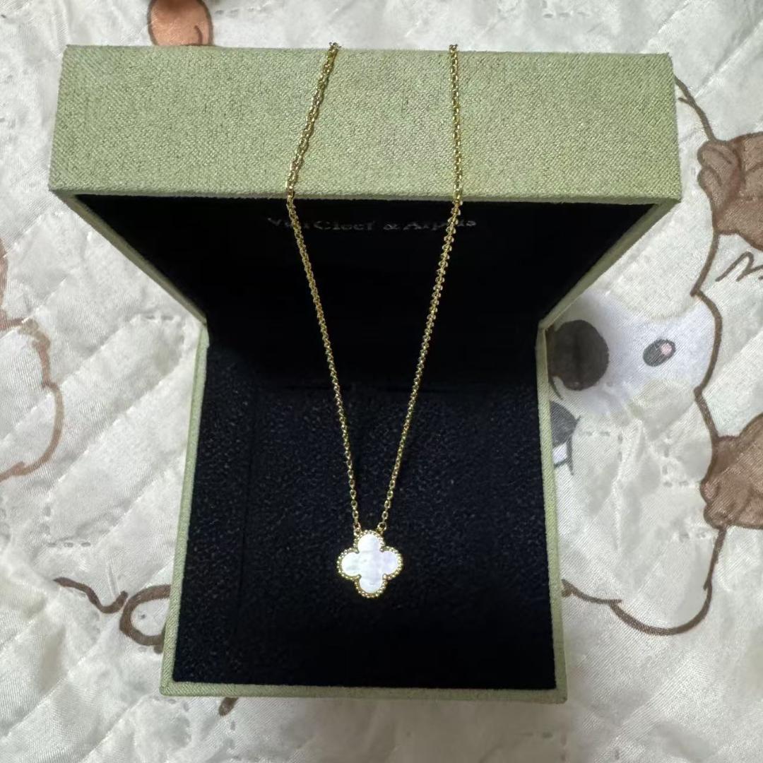 Van Cleef & Arpels クローバー ネックレス