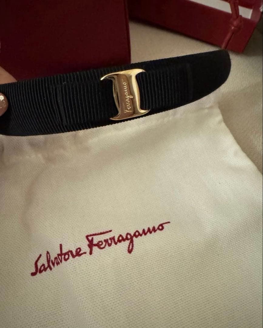 フェラガモ★カチューシャ