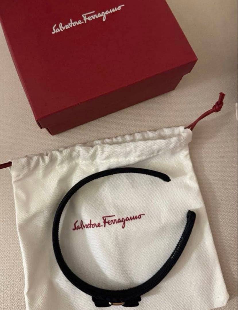 フェラガモ★カチューシャ