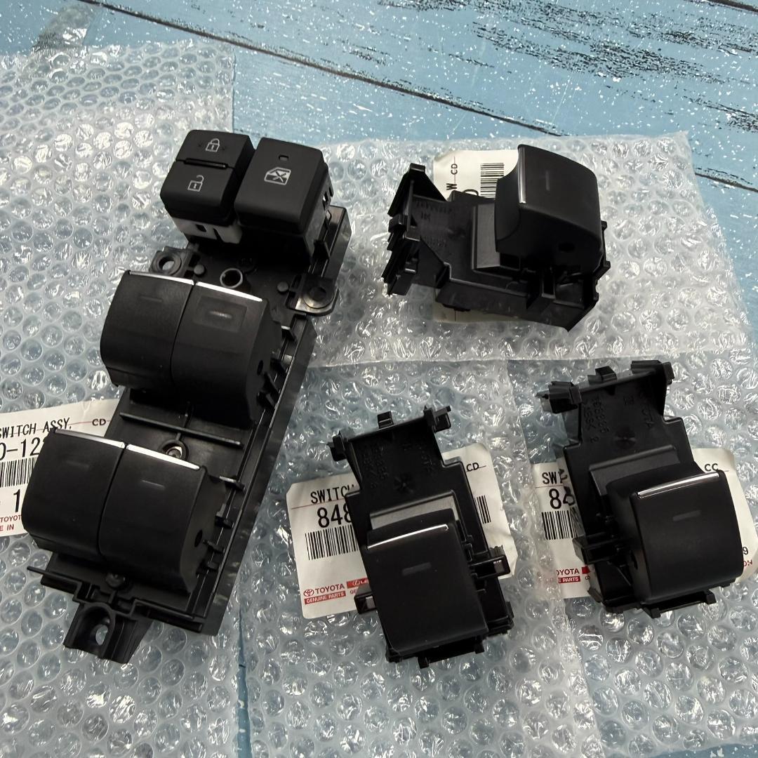 パワーウインドウスイッチ　カローラクロス　4点セット