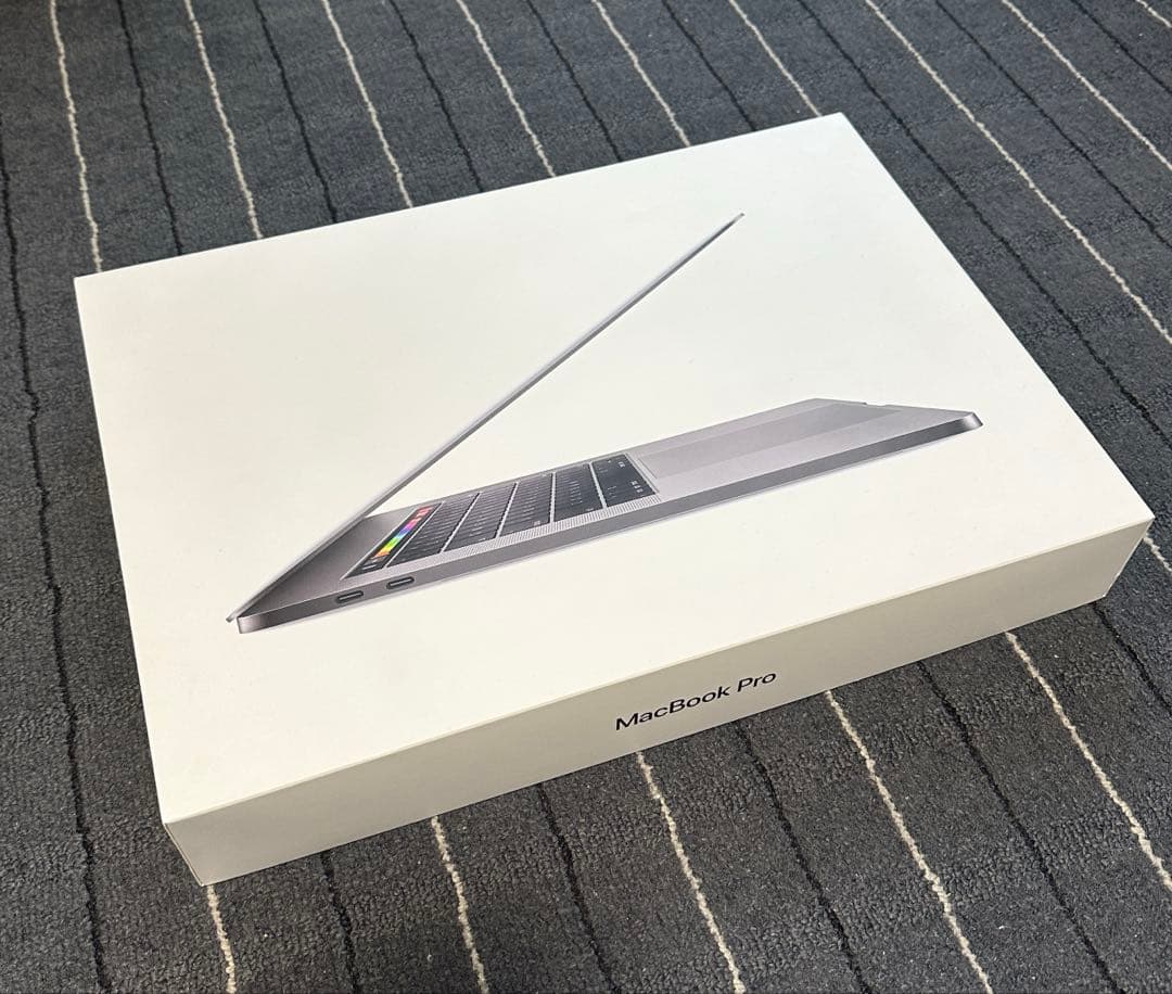 MacBook Pro 15インチ 2018 メモリ 16GB 512GB