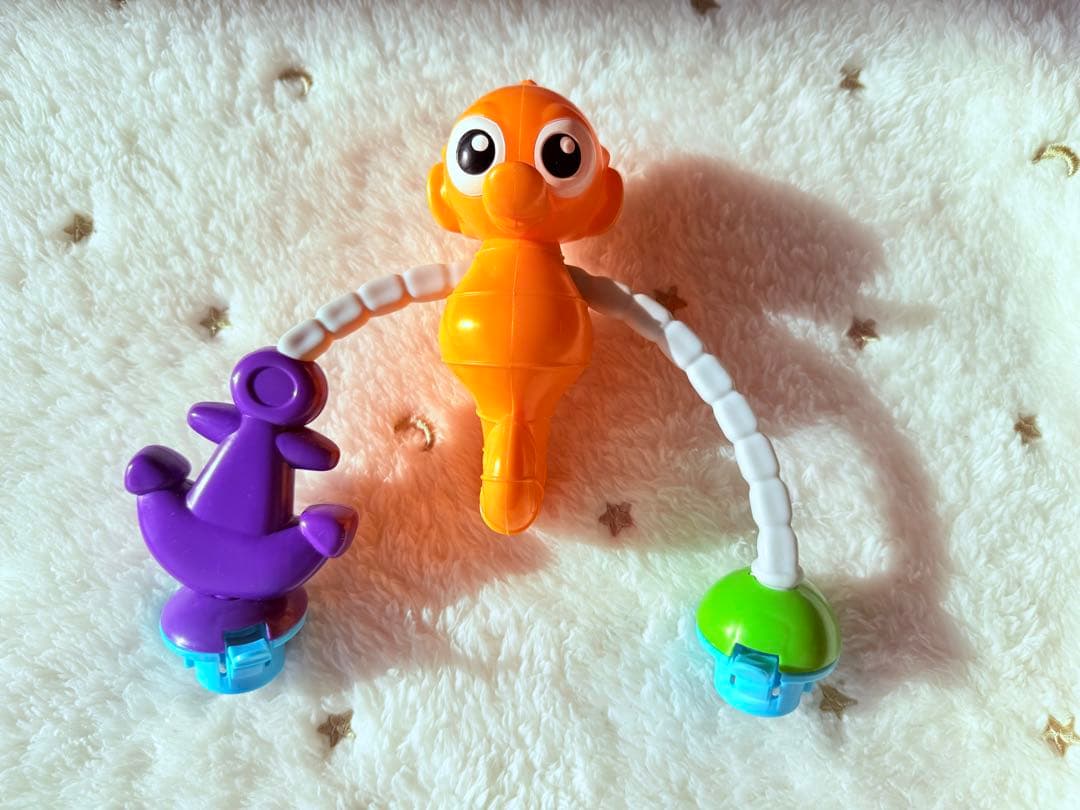 数回使用のみ　ファインディングニモ　ジャンパー　ジャンパルー