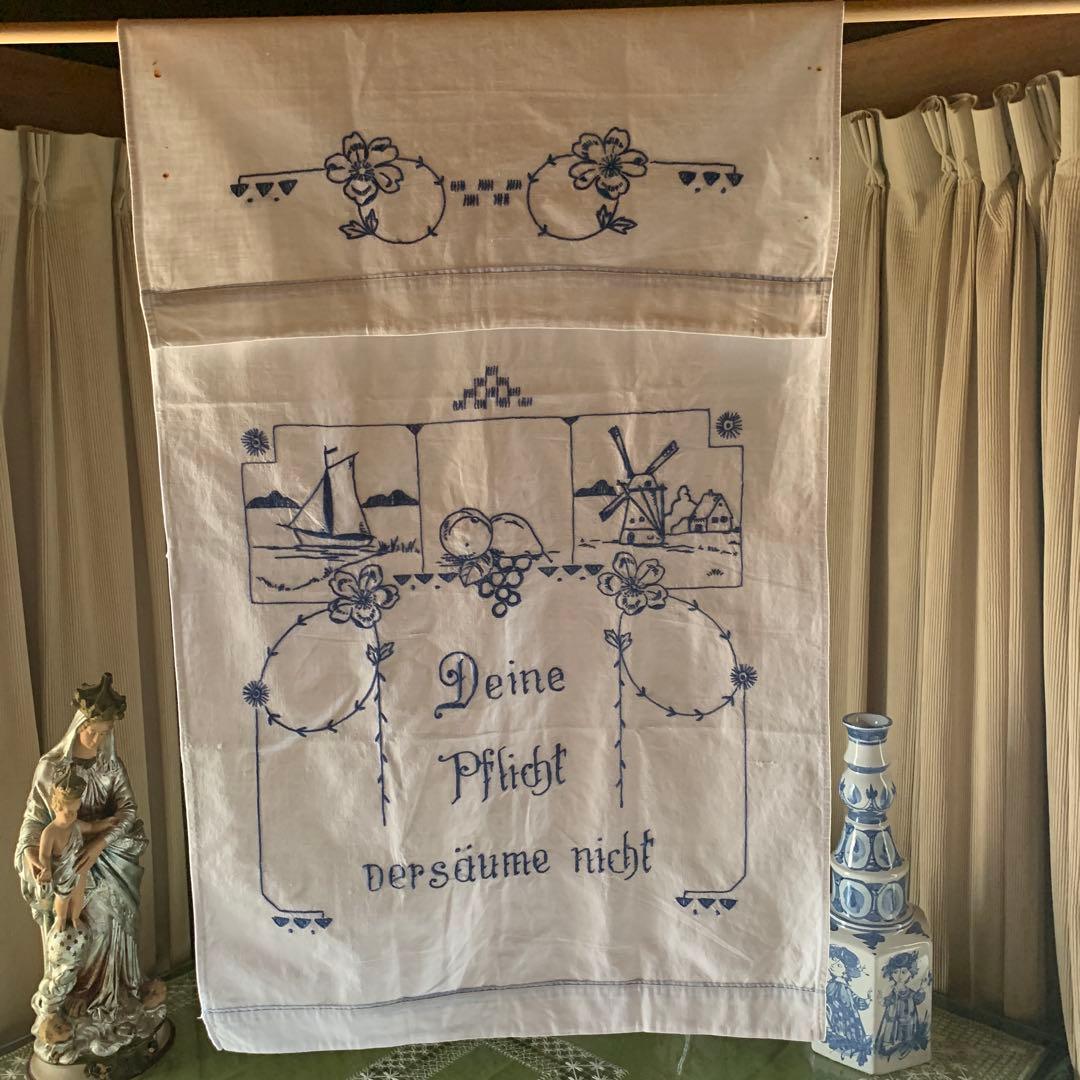 フランスアンティーク　レアなブルーの糸で風景と文字が刺繍されたカーテン！可愛い！