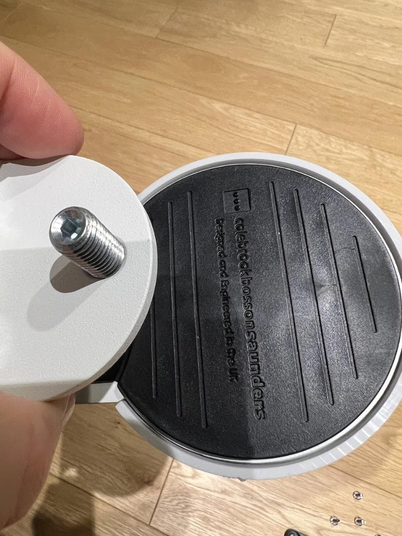 CBS FLO ハーマンミラー モニターアーム ホワイト