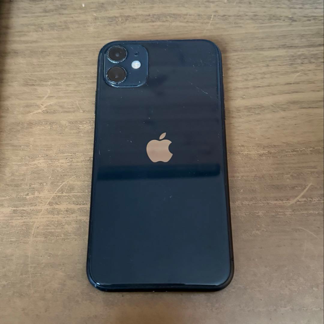 iPhone11 64GB SIMフリー 最大容量69%