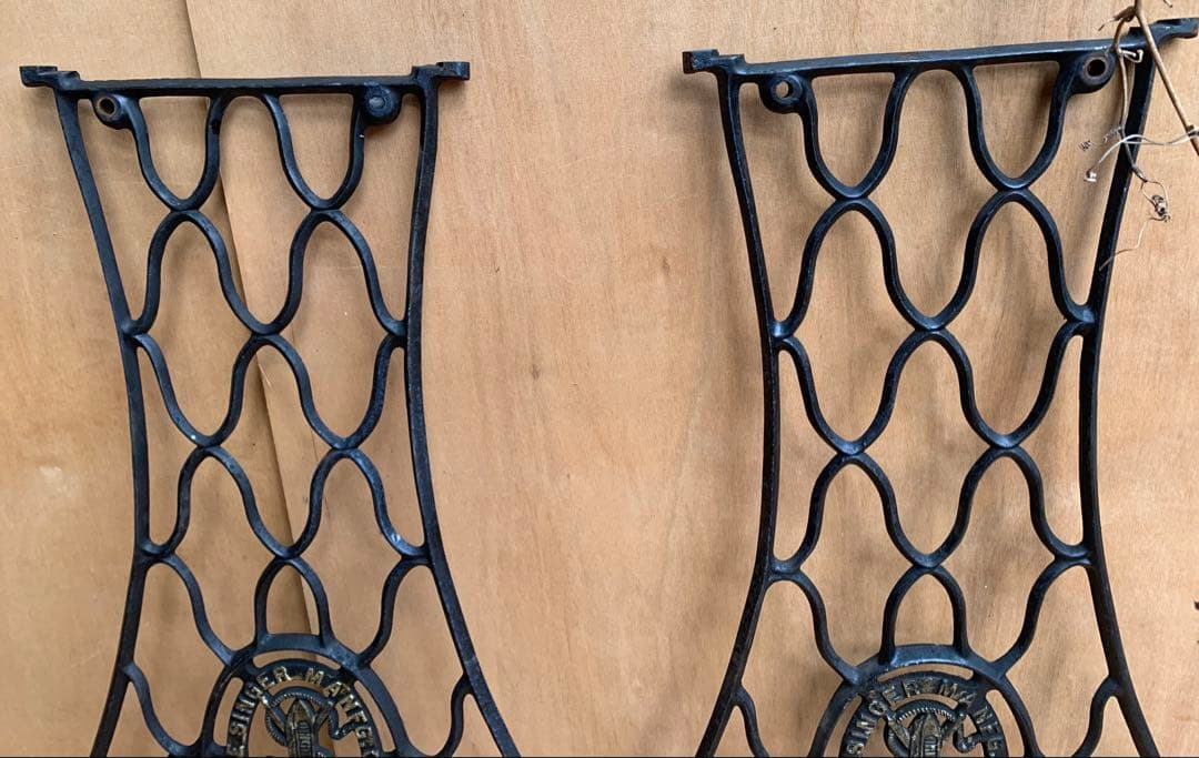 イギリスアンティーク　シンガーミシン　鉄足　テーブルディスプレイガーディニング