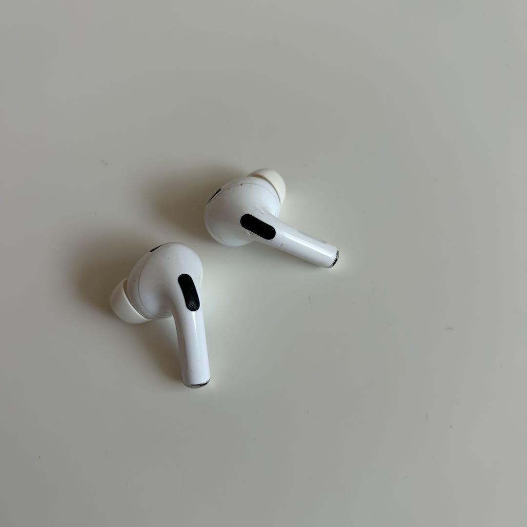AirPods Pro 2 本体　充電ケーブル/イヤーチップ付