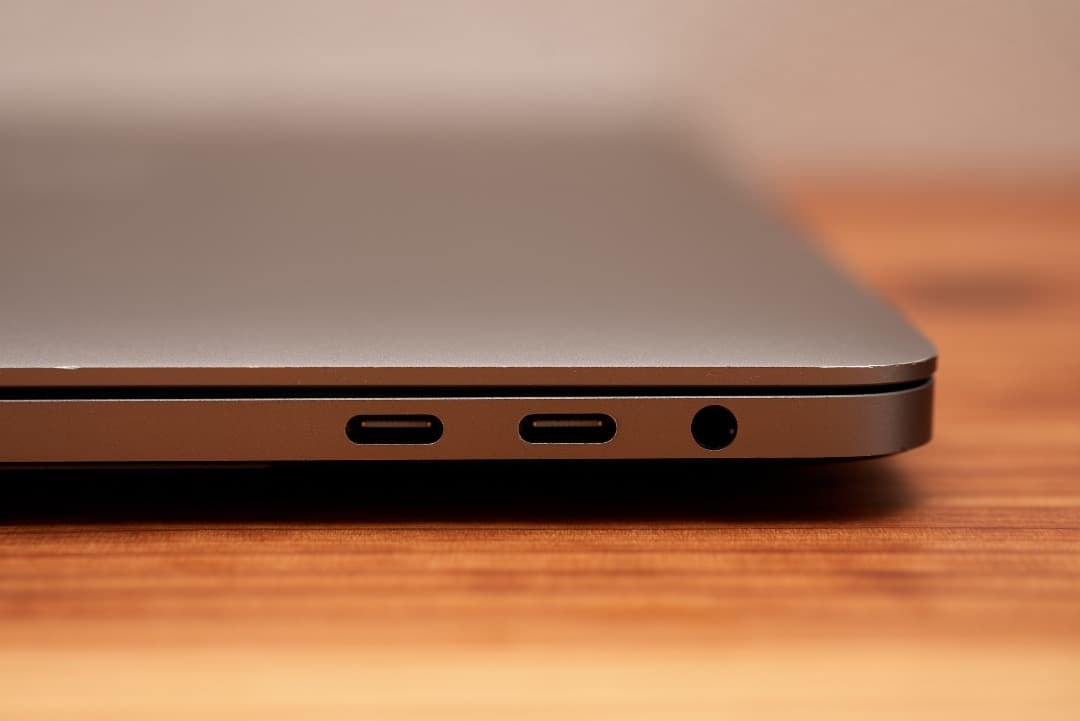 MacBookPro 2020 13インチ スペースグレイ メモリ32GB i7