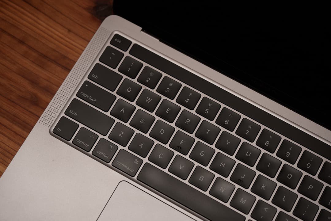 MacBookPro 2020 13インチ スペースグレイ メモリ32GB i7