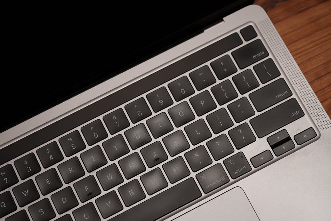 MacBookPro 2020 13インチ スペースグレイ メモリ32GB i7