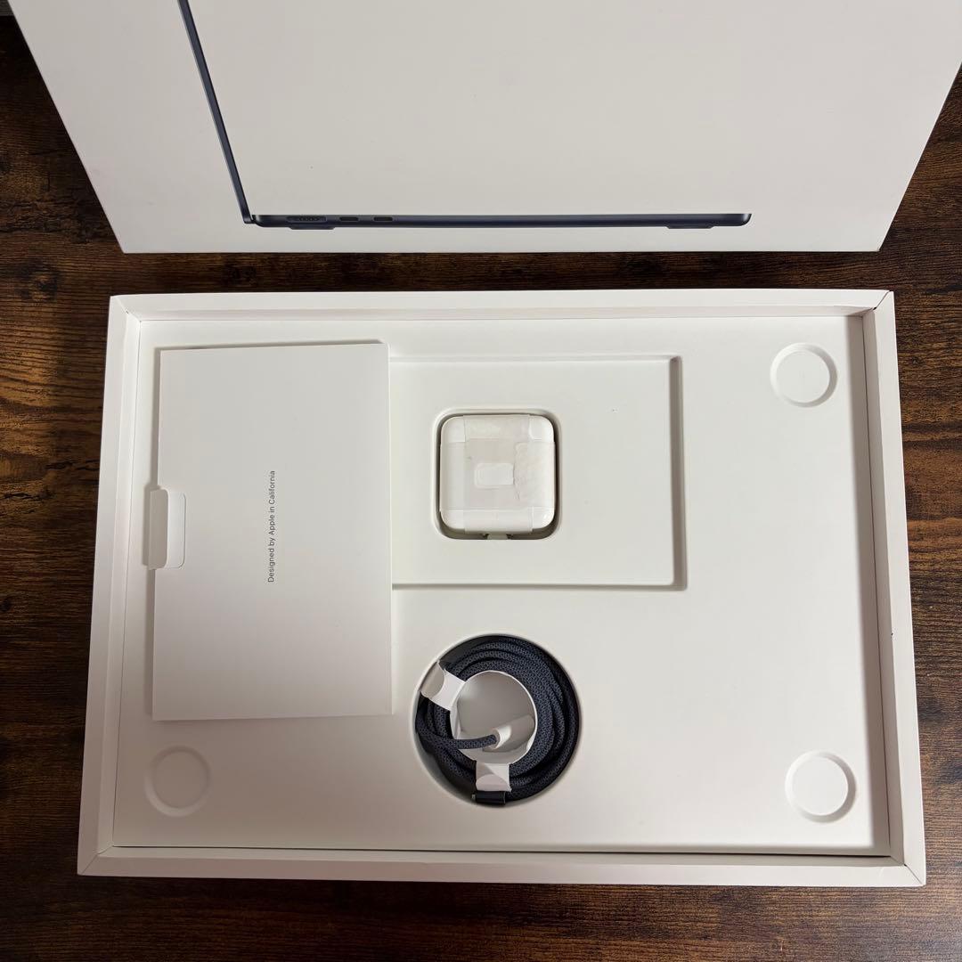 MacBook Air 13インチ M3 メモリ16GB SSD512GB