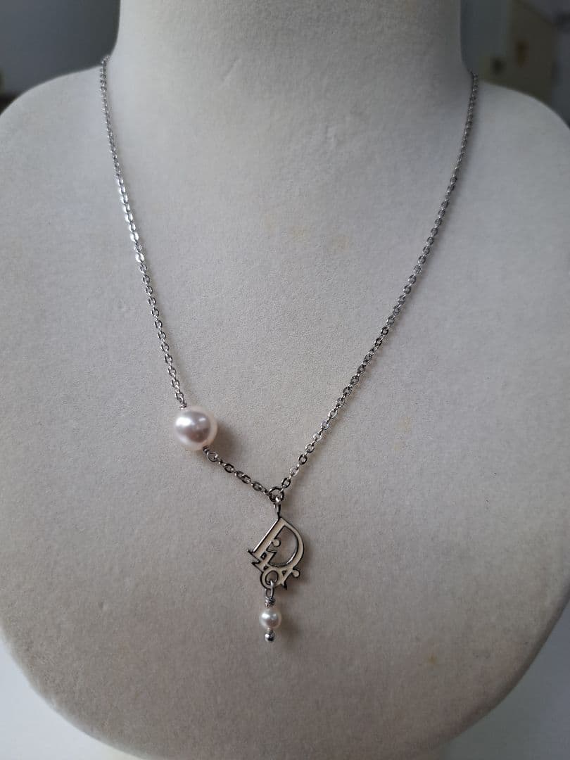 新品未使用【Christian Dior】ロゴパールネックレス