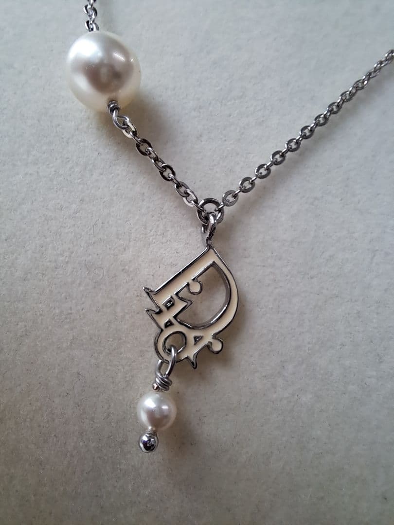 新品未使用【Christian Dior】ロゴパールネックレス