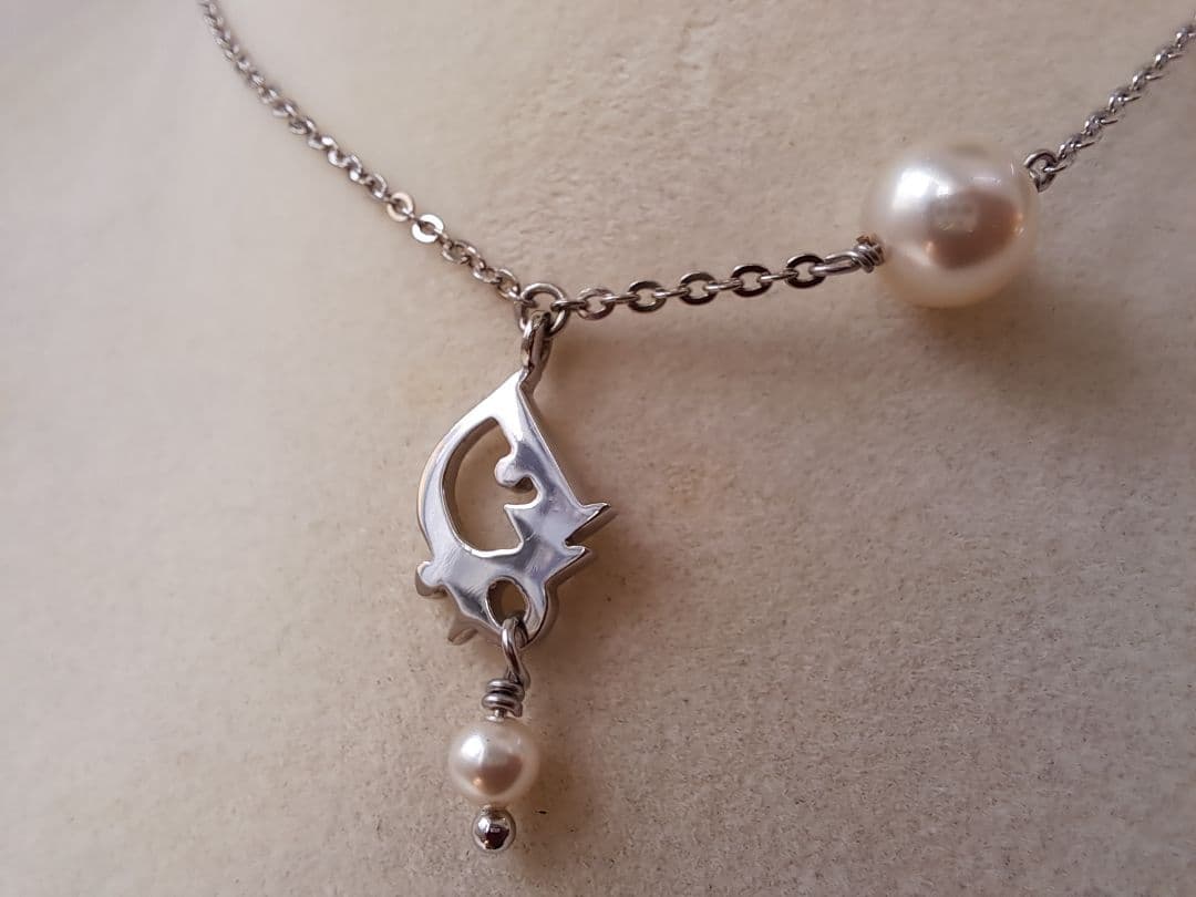 新品未使用【Christian Dior】ロゴパールネックレス