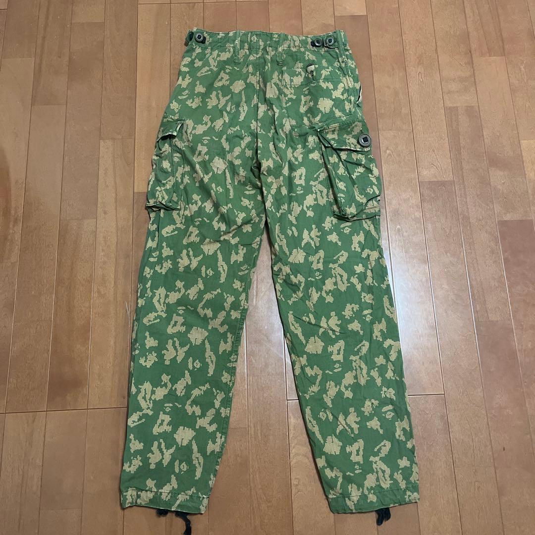 A BATHING APE デジタルカモ柄のミリタリーパンツ