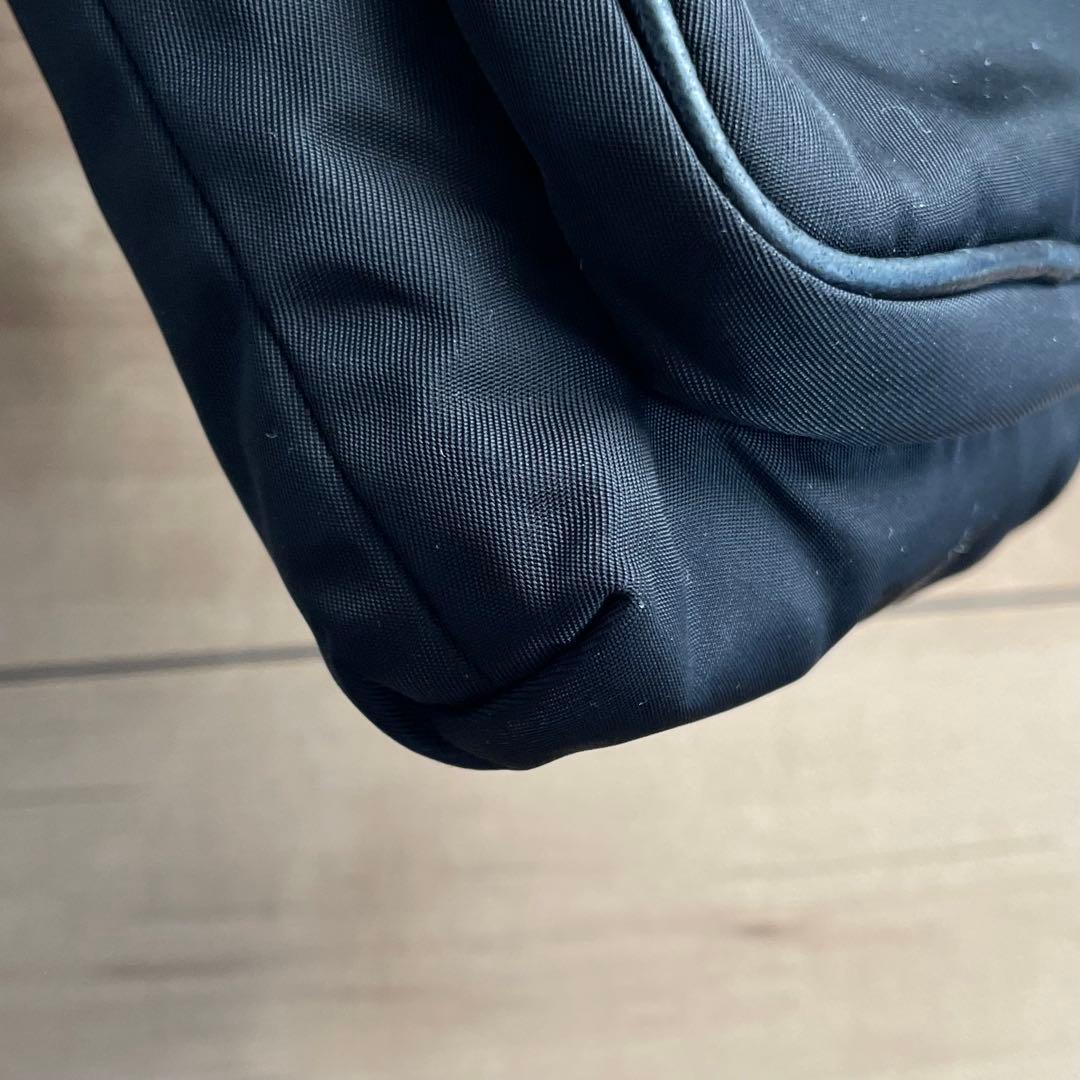 プラダ　RFID認証　リナイロン　ショルダーバッグ　スマホショルダー　ブラック