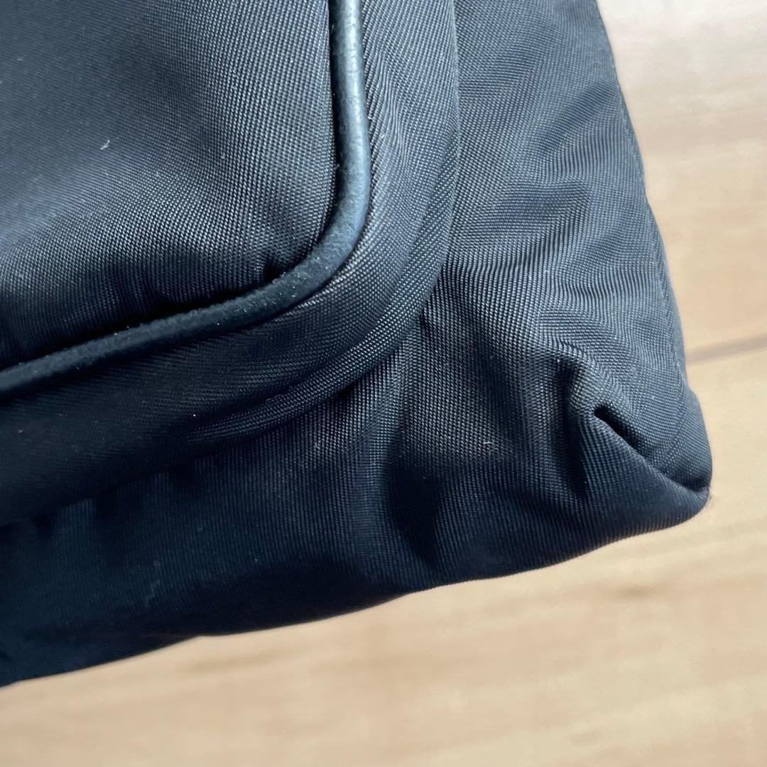 プラダ　RFID認証　リナイロン　ショルダーバッグ　スマホショルダー　ブラック